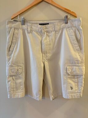 U.S. Polo Assn. Men's Tan Cargo Shorts, Sz 38.